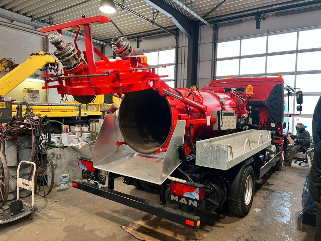 Vacuum truck MAN 10.180 Saug & Druck 2013