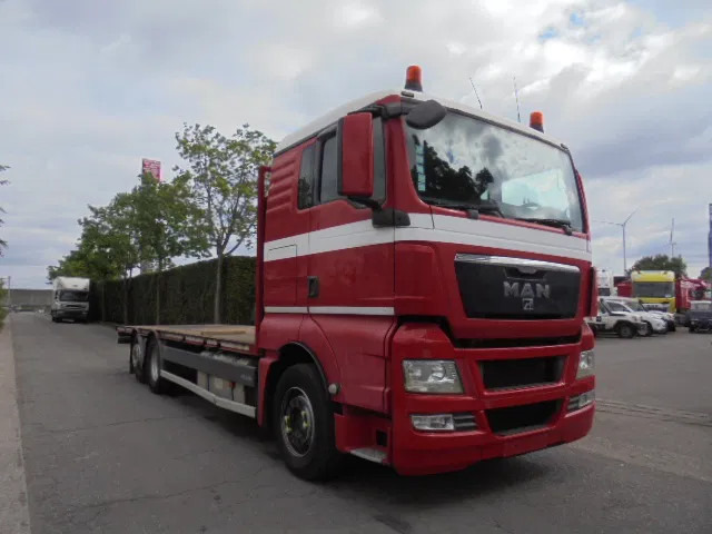 MAN TGX 26.440 6X2 16 T 8 M 2013