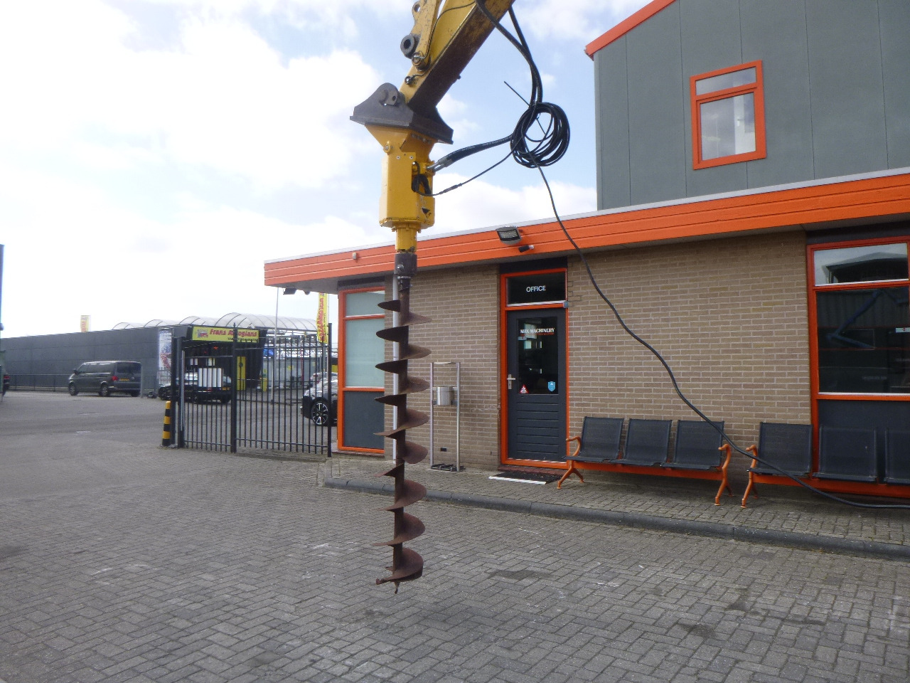 AUGER DRILL RABAUD TRH610 CAT M318 650 kg